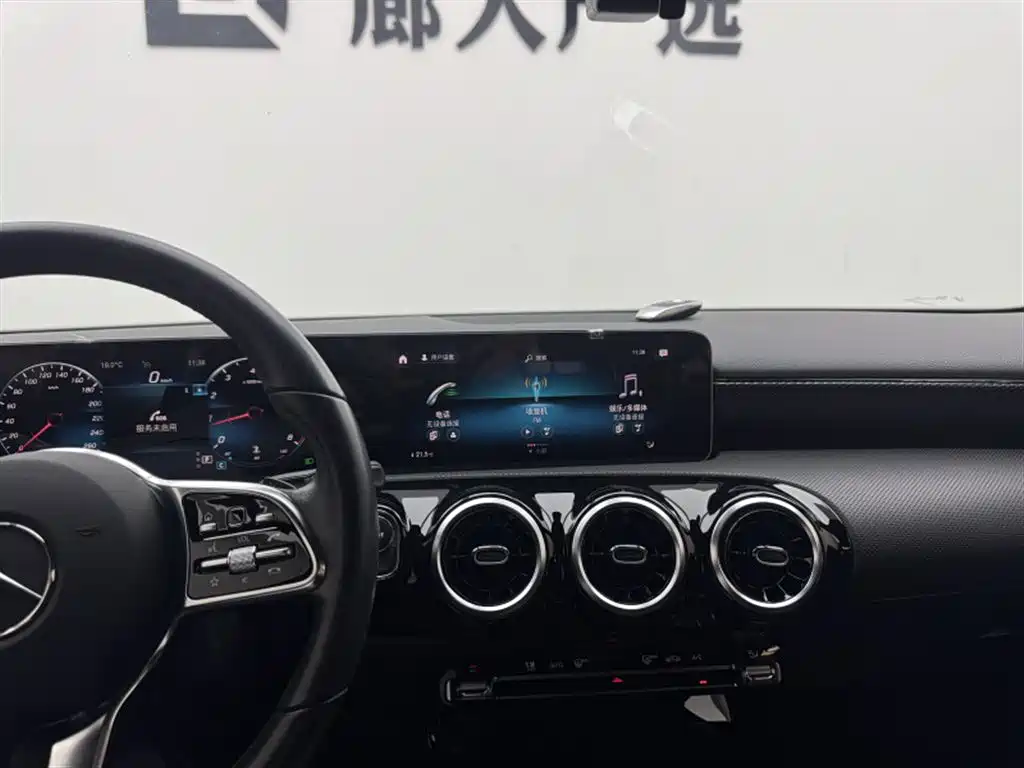 Mercedes-Benz A-Class 2020 — фото 11