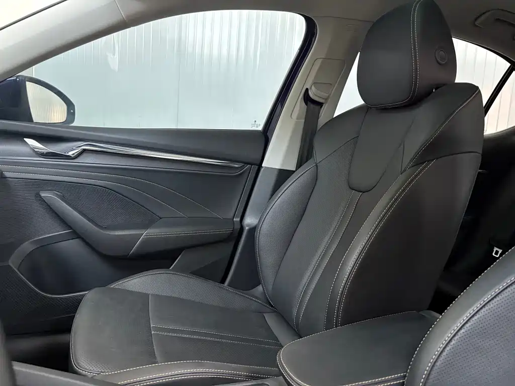 Skoda Octavia 2022 — фото 17
