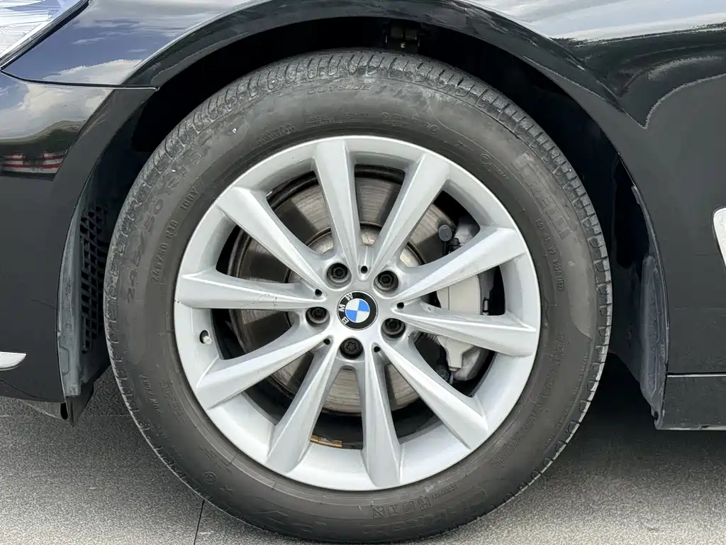 BMW 7 Series 2017 — фото 9