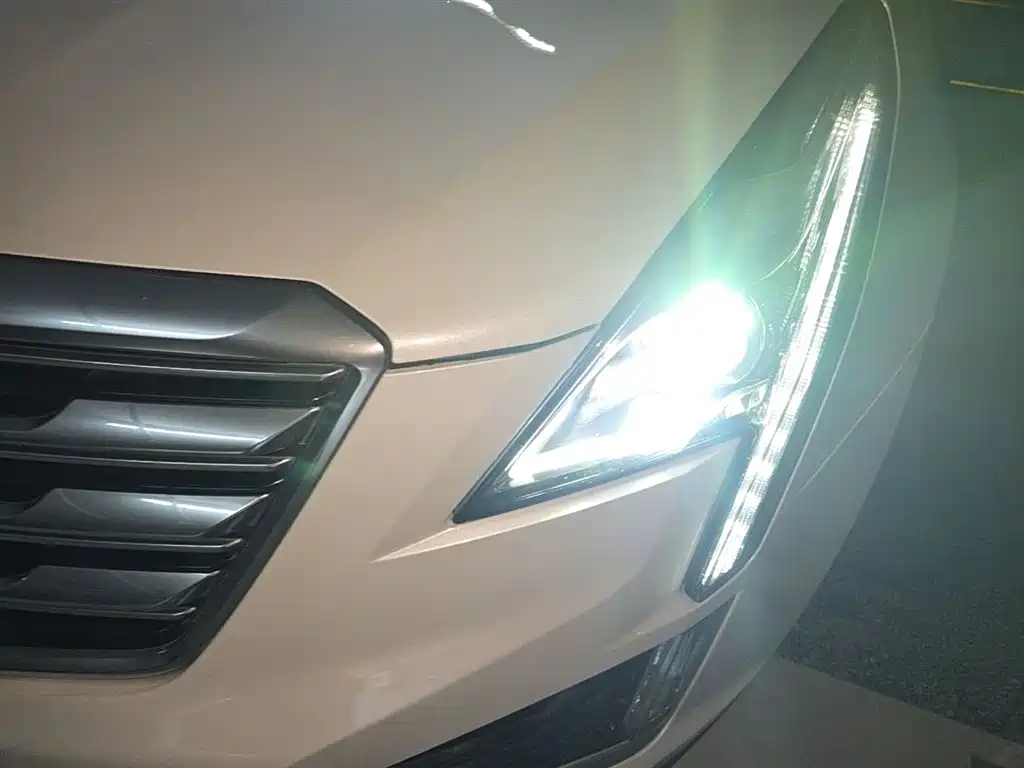 Cadillac XT5 2019 — фото 18