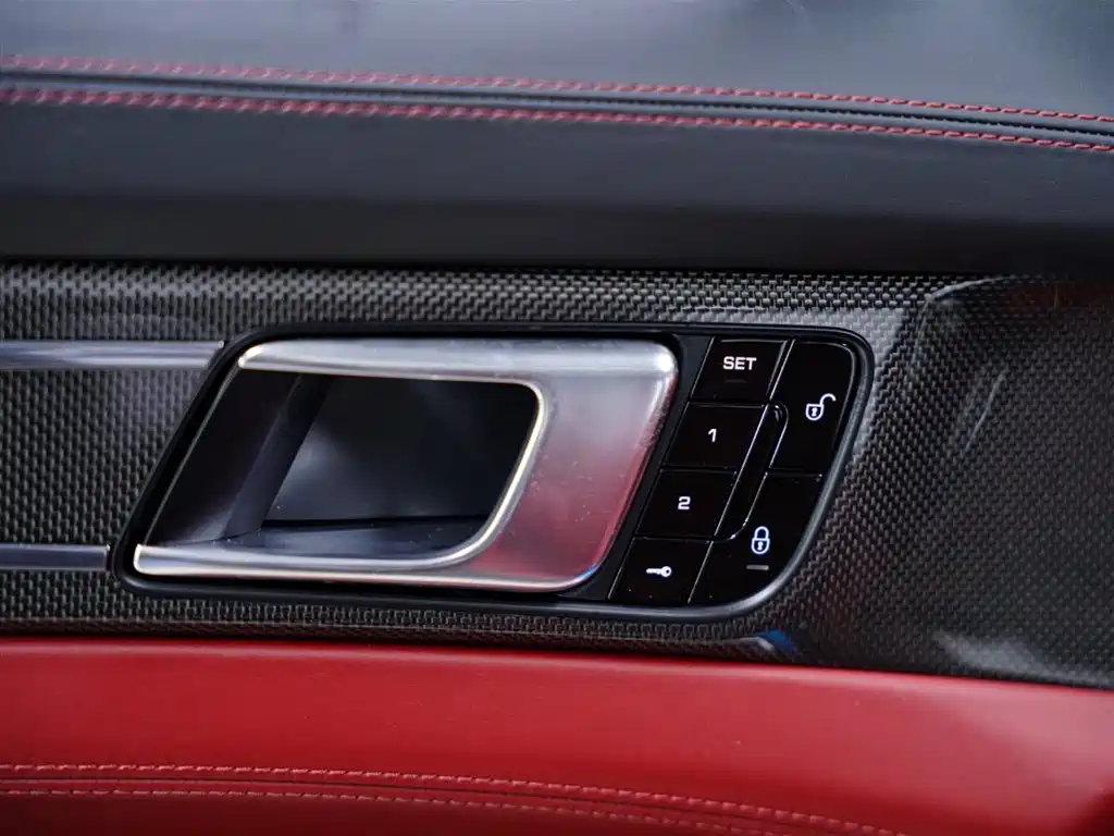 Porsche Panamera 2017 — фото 32