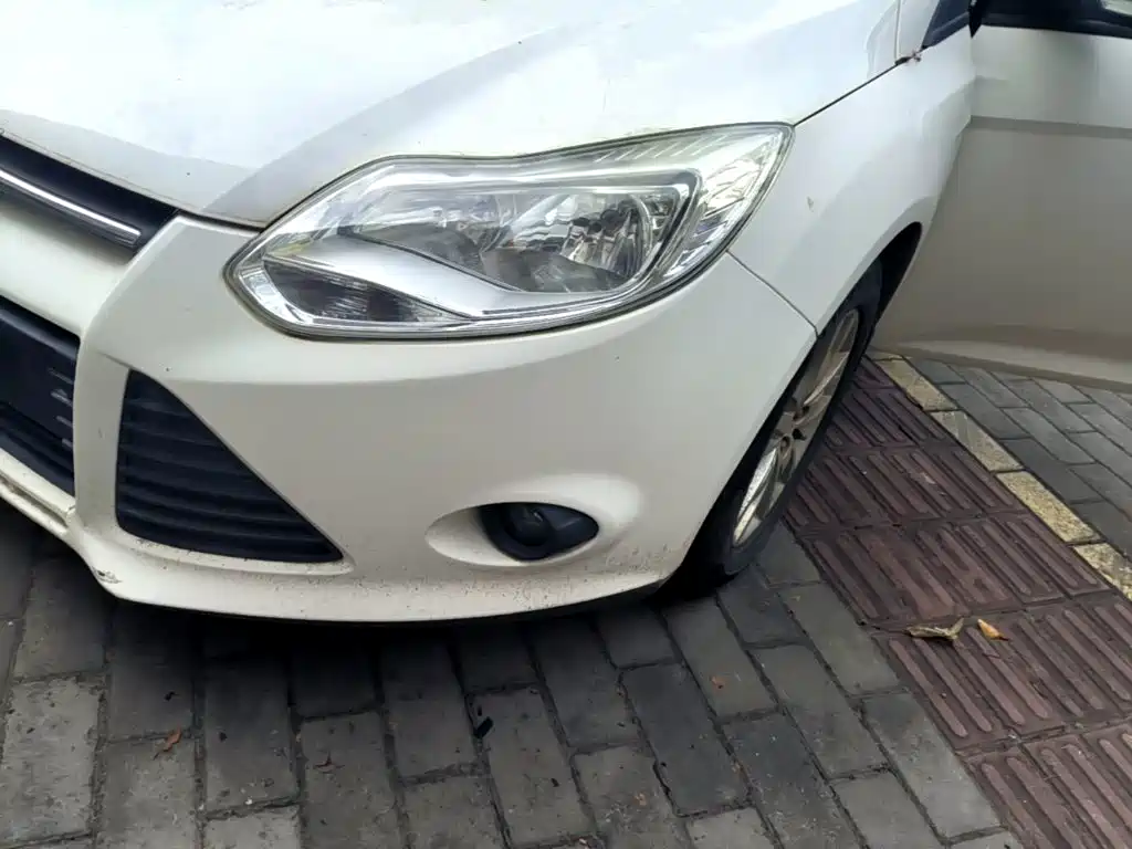 Ford Focus 2015 — фото 24