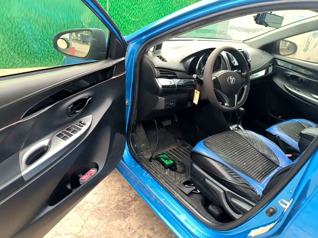 Toyota Yaris L 2014 — фото 16