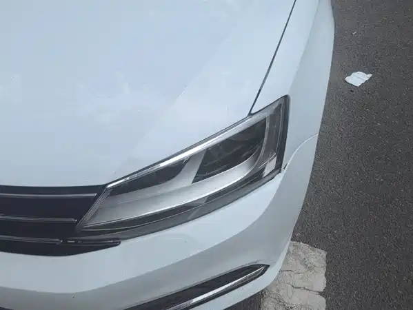 Volkswagen Sagitar 2015