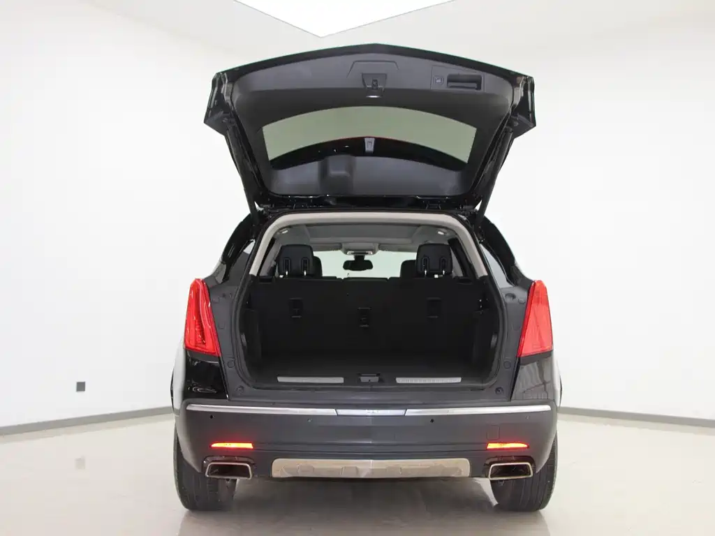 Cadillac XT5 2017 — фото 13