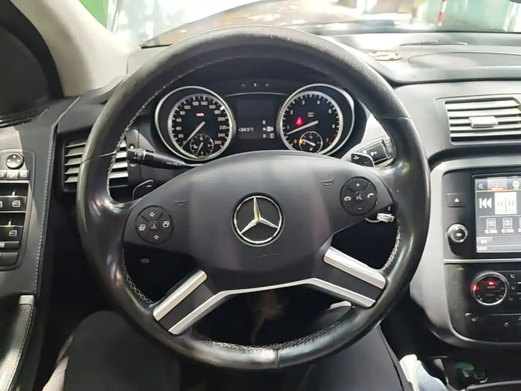 Mercedes-Benz R-Class 2017 — фото 11