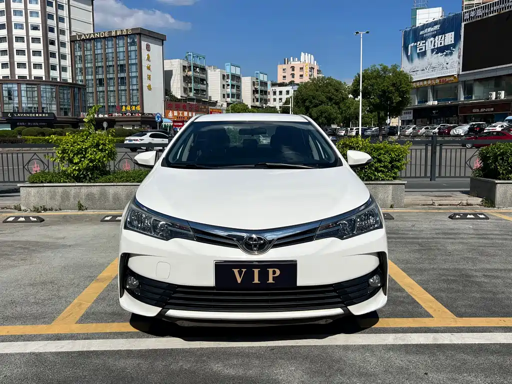 Toyota Corolla 2018 — фото 2