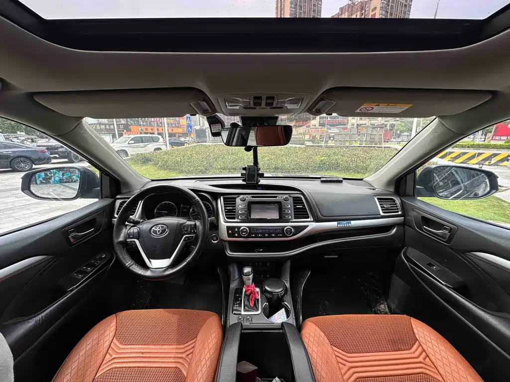 Toyota Highlander 2018 — фото 9