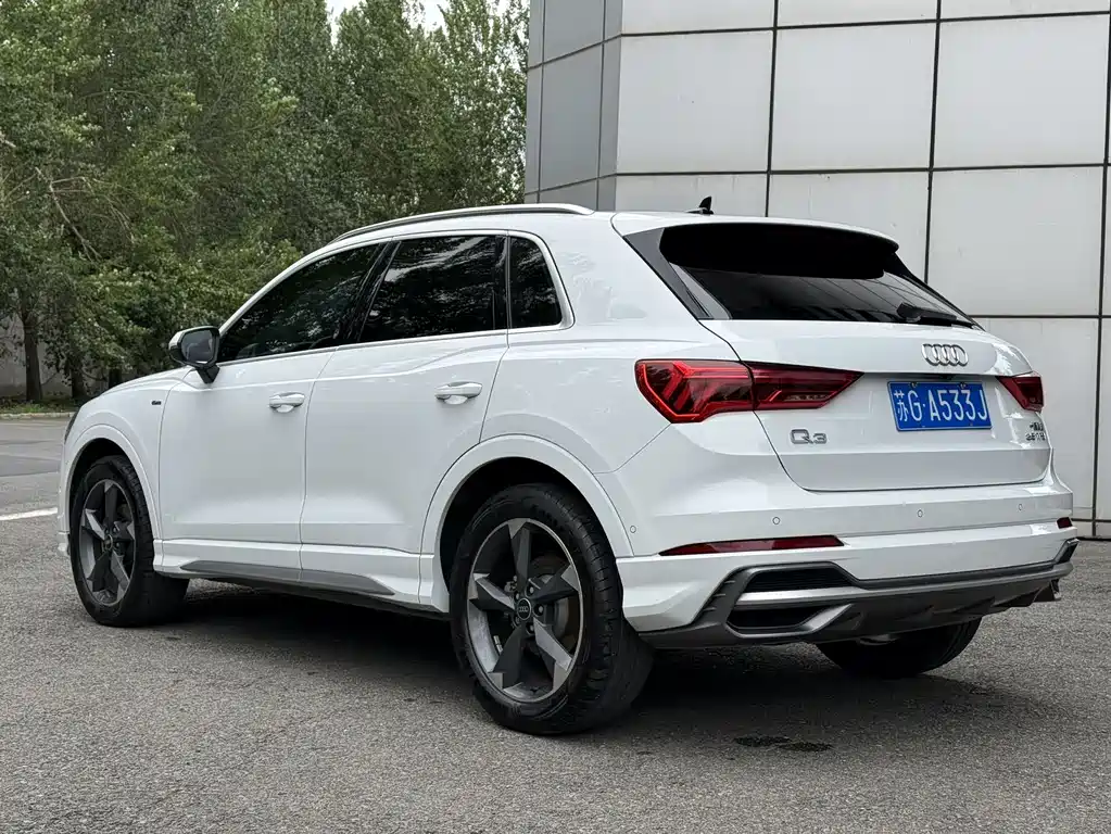 Audi Q3 2022 — фото 23