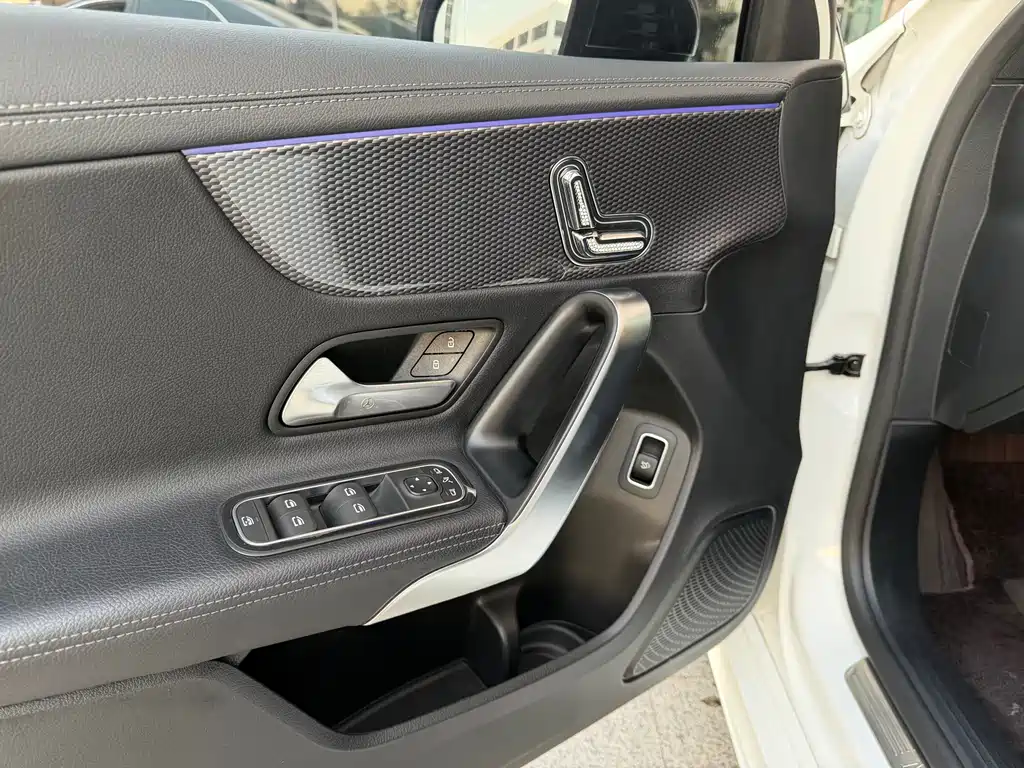 Mercedes-Benz A-Class 2023 — фото 7