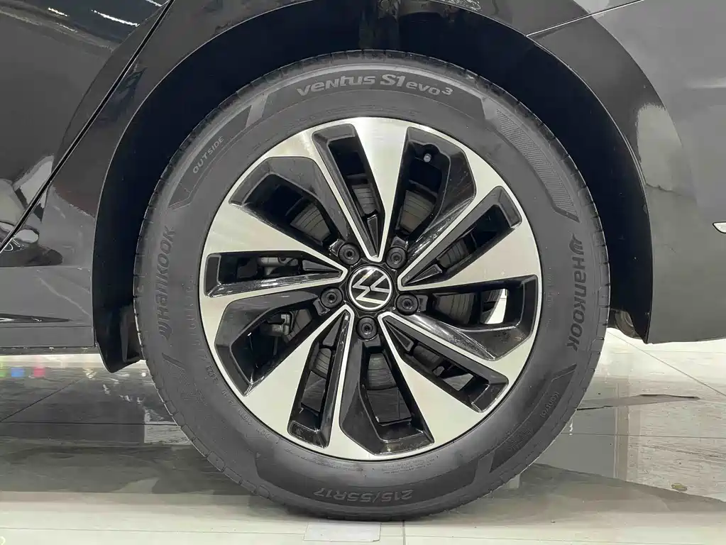 Volkswagen Passat 2023 — фото 15