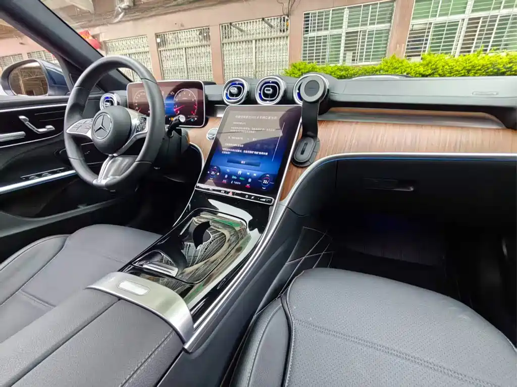 Mercedes-Benz C-Class 2024 — фото 14