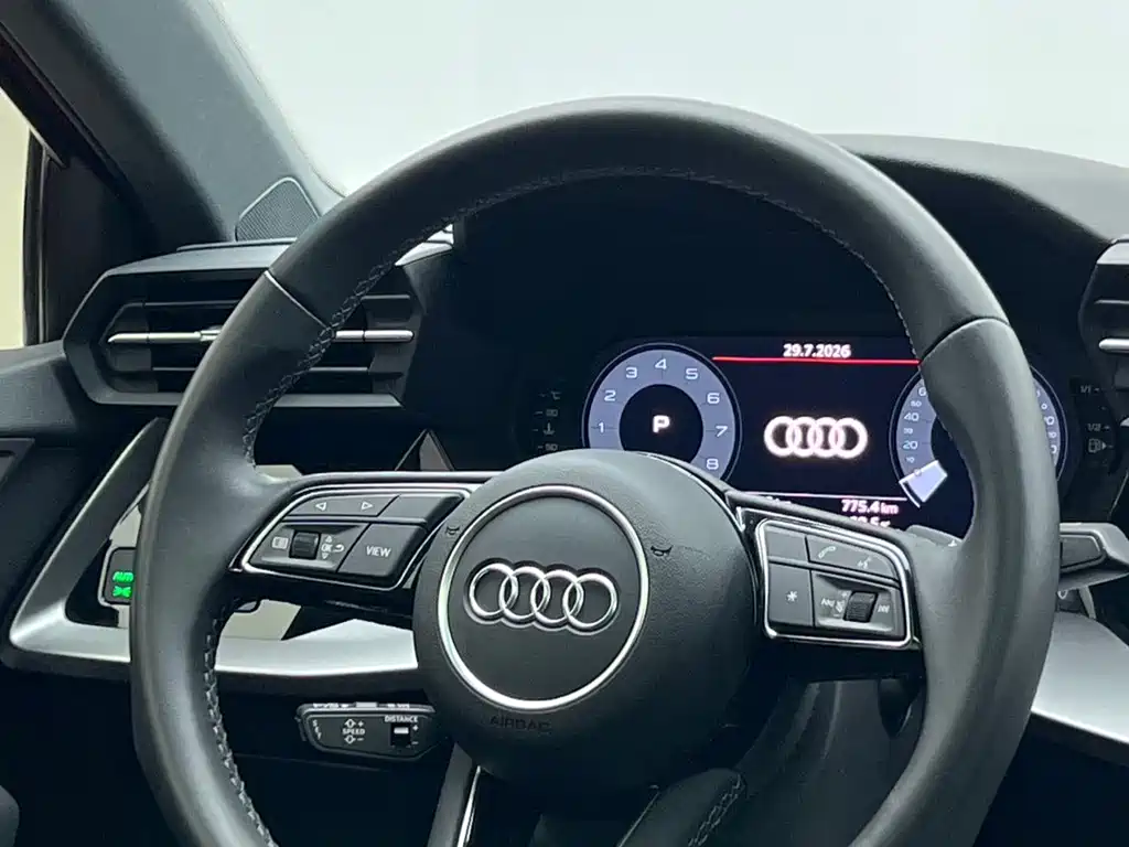 Audi A3 2023 — фото 12