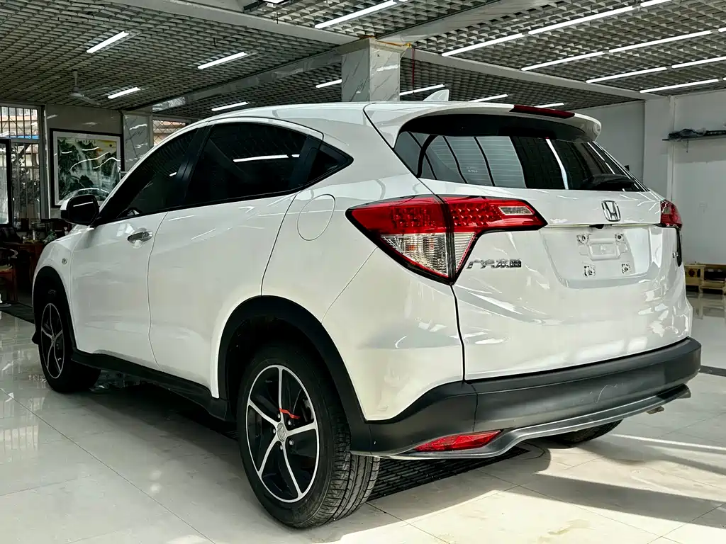 Honda Vezel 2022 — фото 6