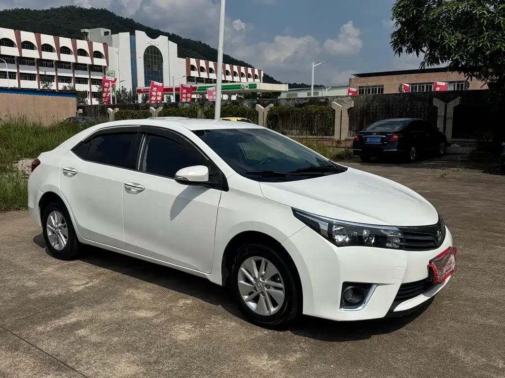 Toyota Corolla 2016 — фото 3