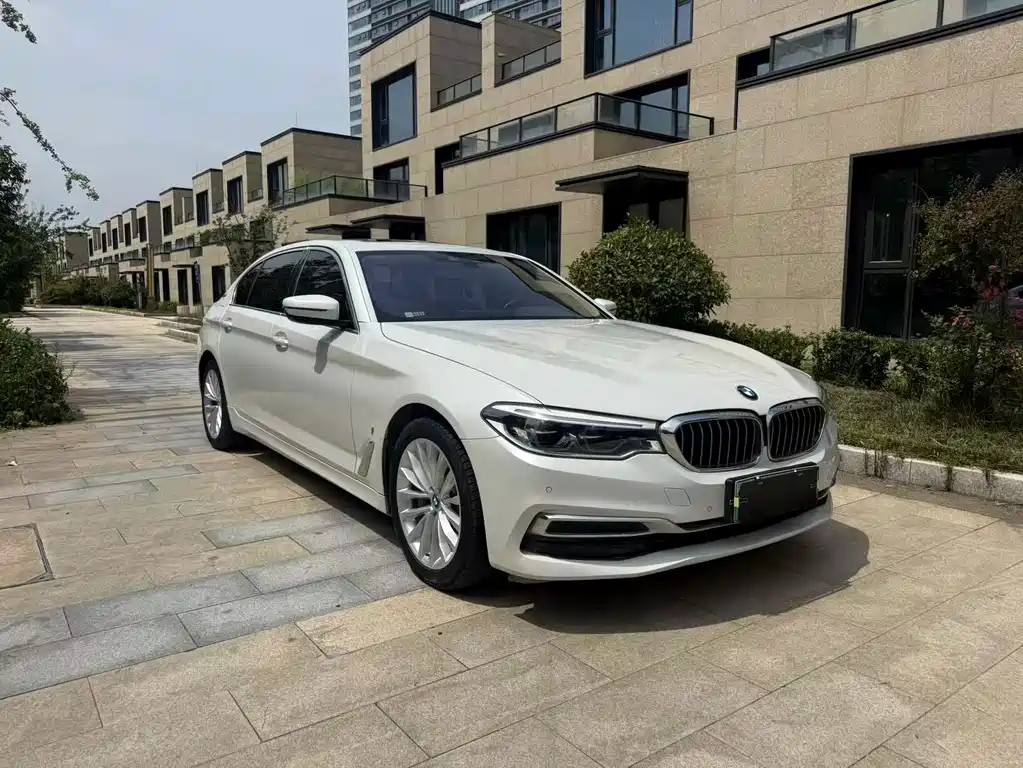 BMW 5 Series New Energy 2019 — фото 3