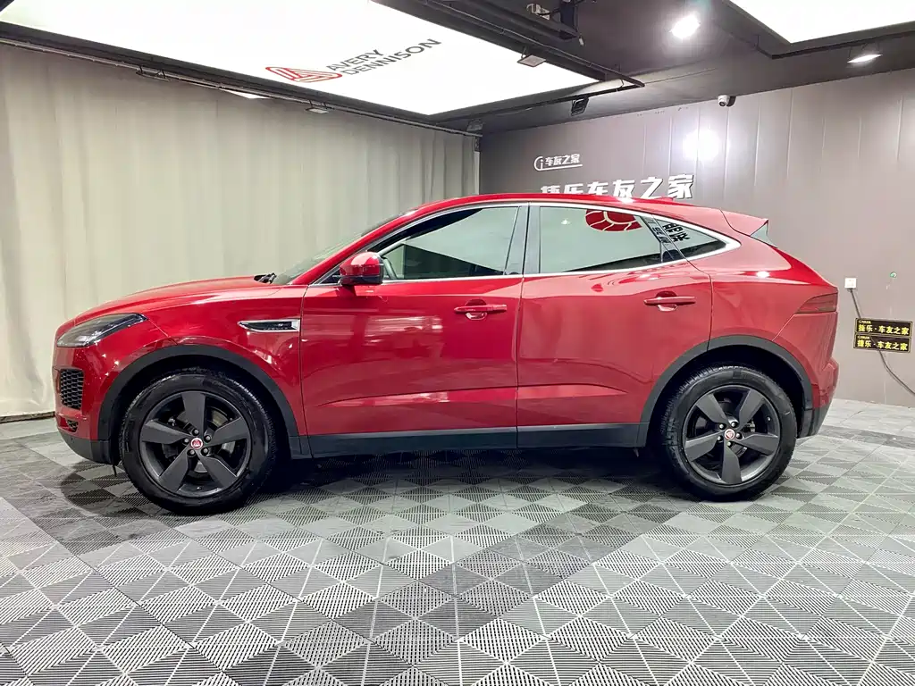 Jaguar E-PACE 2019 — фото 4