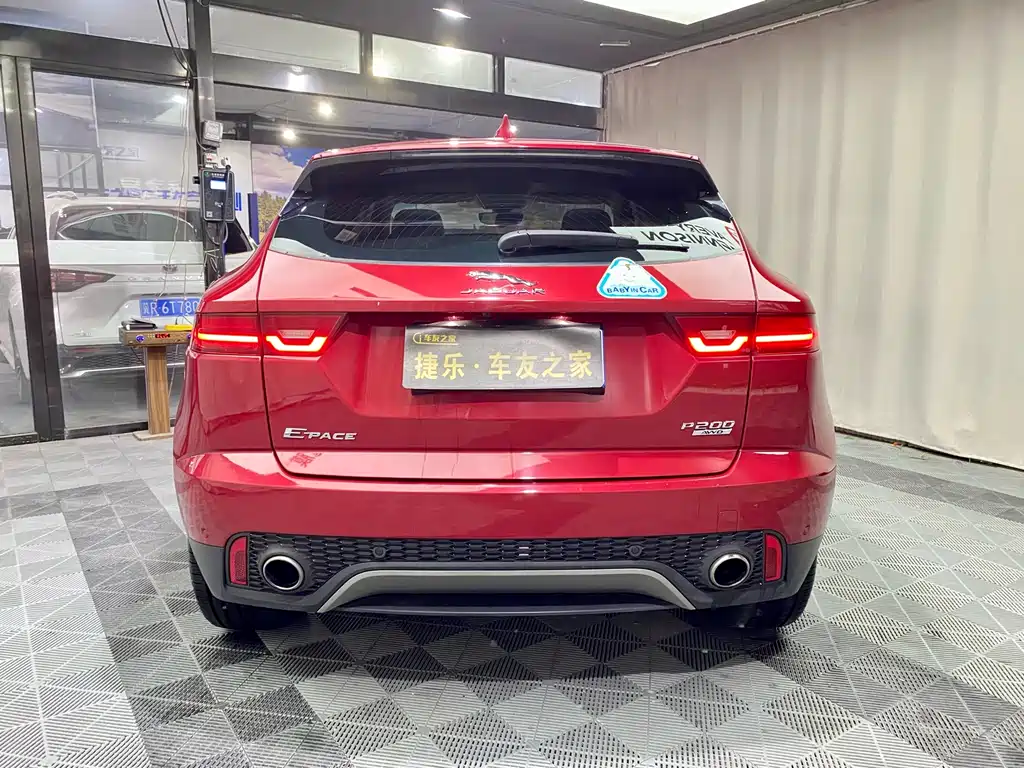 Jaguar E-PACE 2019 — фото 6