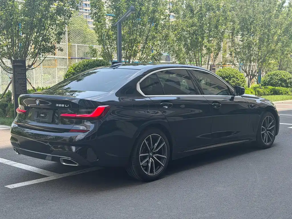 BMW 3 Series 2022