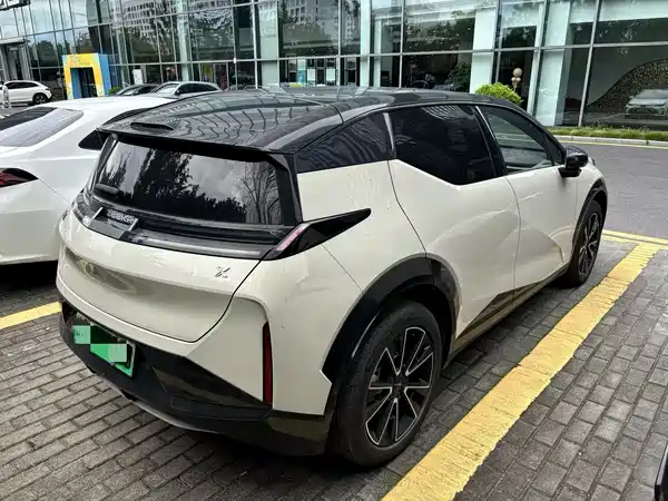 Zeekr X 2025