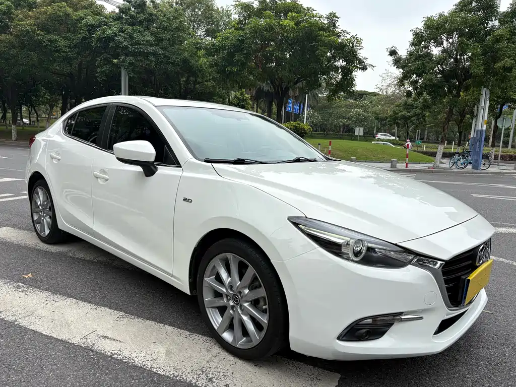 Mazda 3 Axela 2018 — фото 2