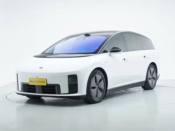 Li Auto i8 2025