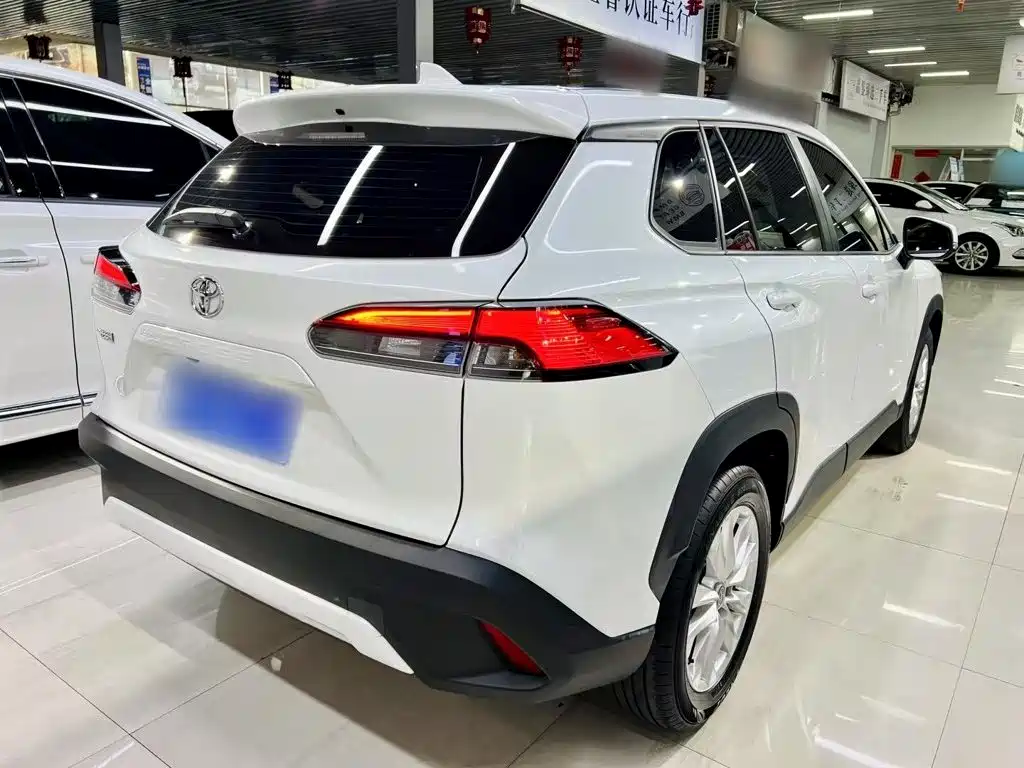 Toyota Corolla Cross 2022 — фото 8