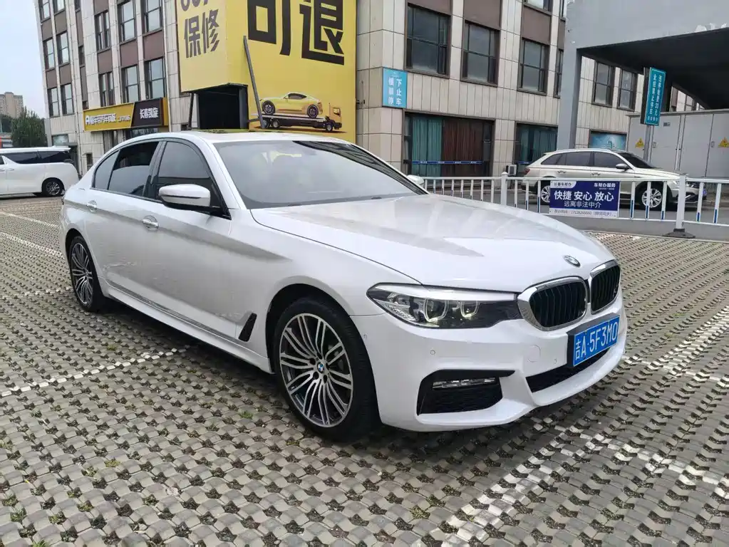 BMW 5 Series 2018 — фото 2