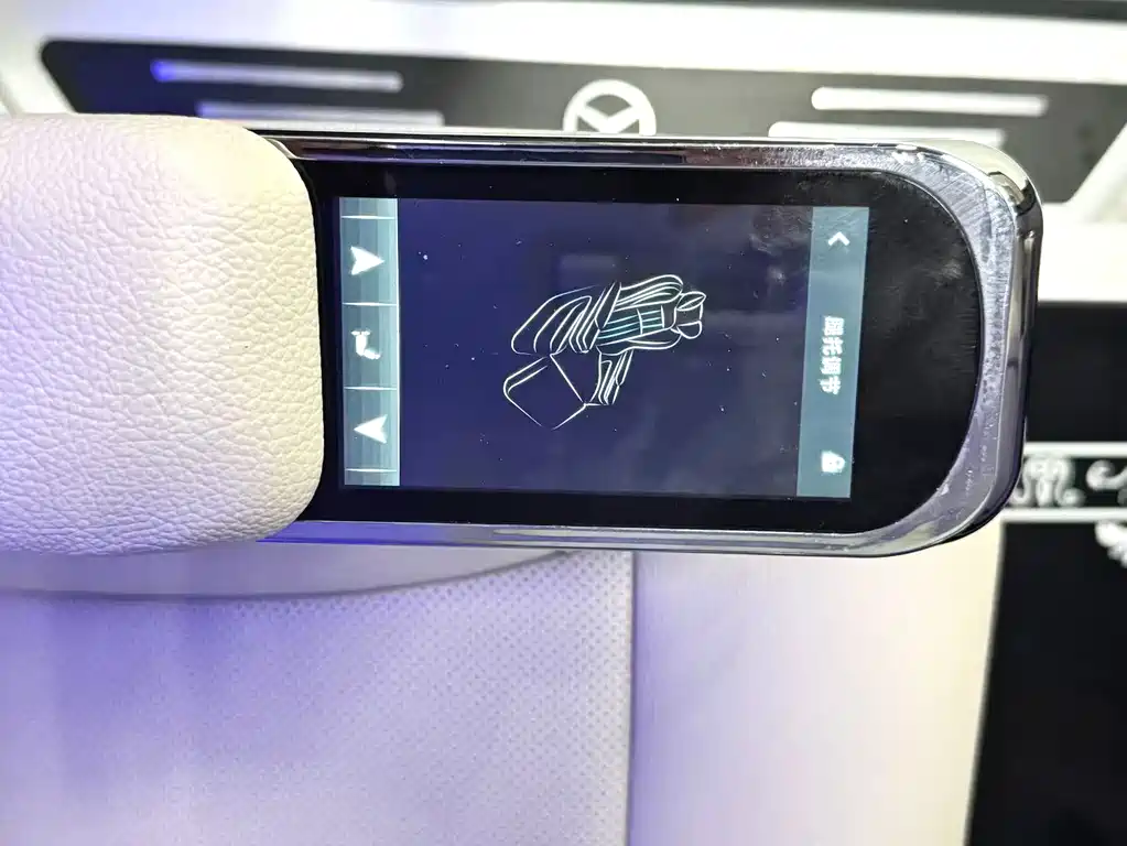 Mercedes-Benz V-Class 2021 — фото 10