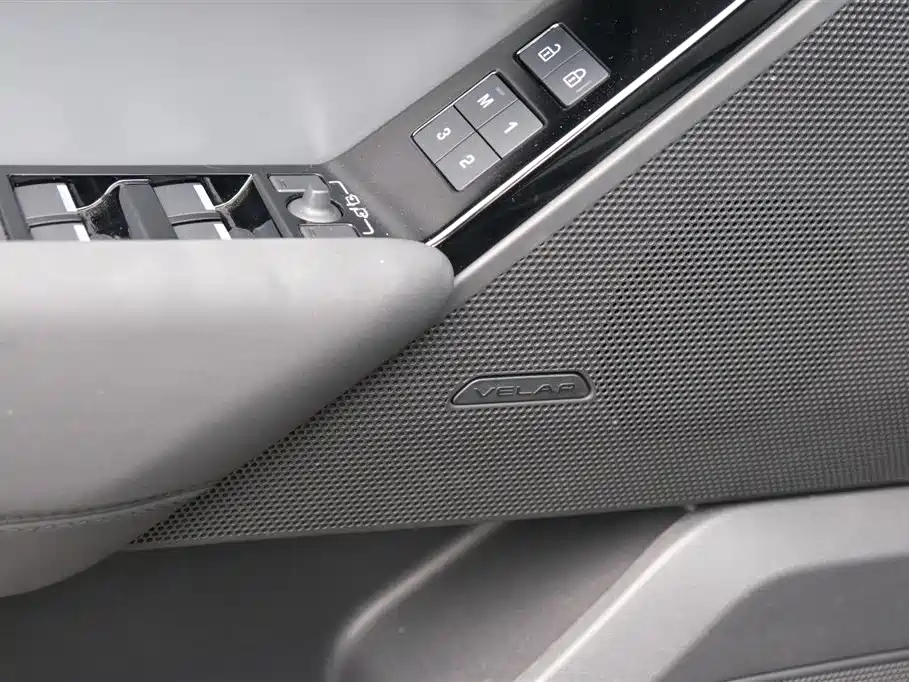 Land Rover Velar 2025 — фото 19