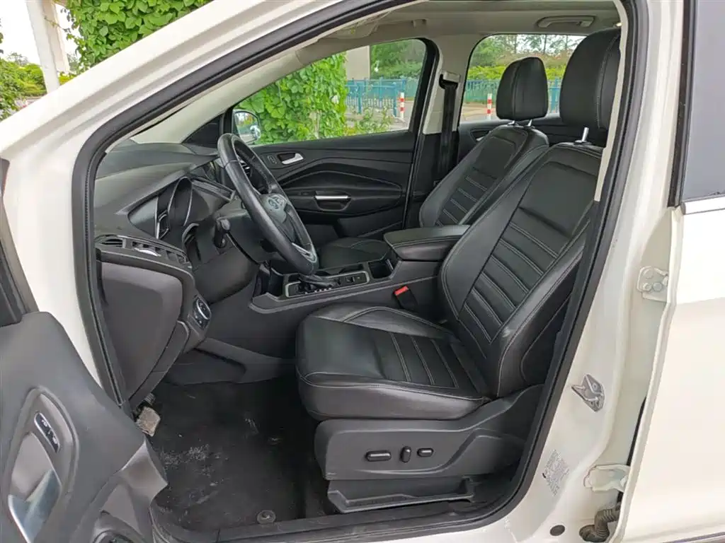 Ford Kuga 2018 — фото 15