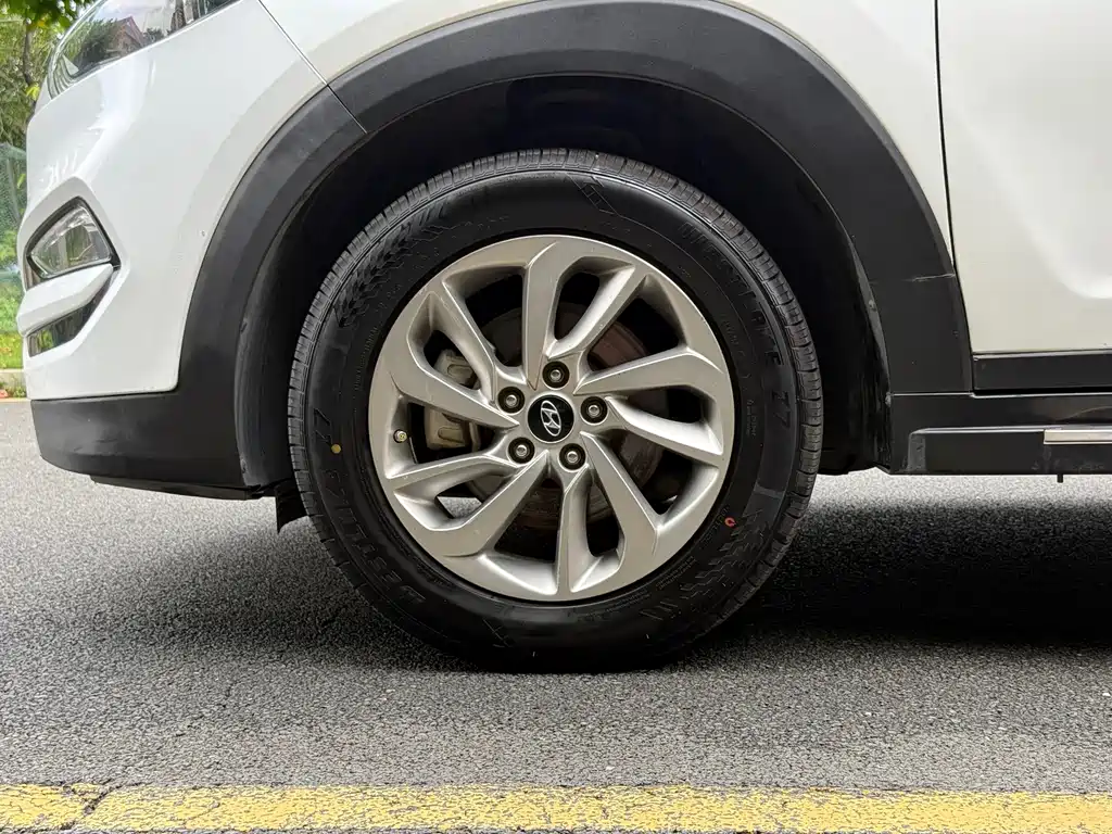 Hyundai Tucson 2017 — фото 18
