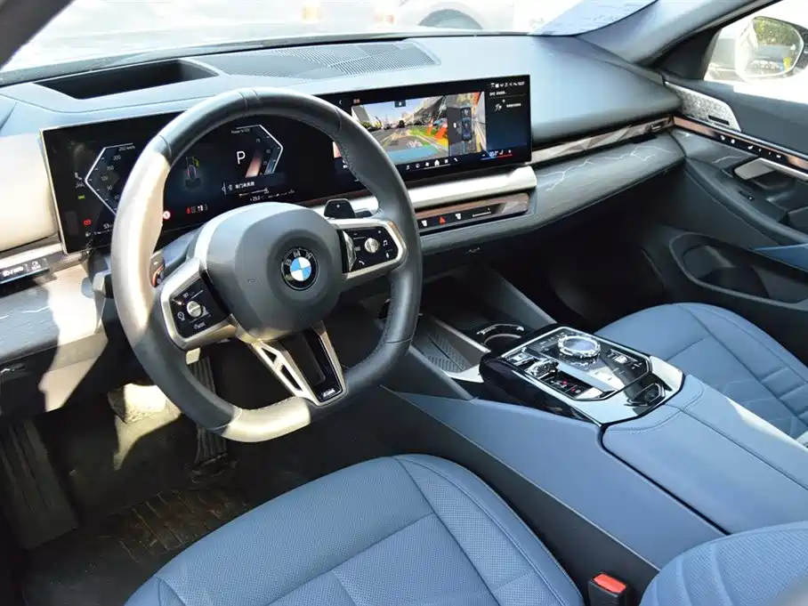 BMW 5 Series 2024 — фото 12