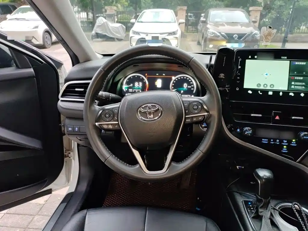 Toyota Camry 2021 — фото 3