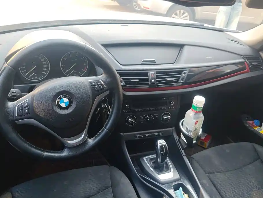 BMW X1 2016 — фото 12