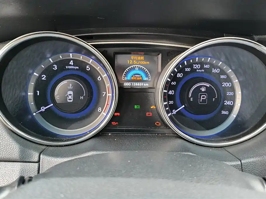 Hyundai Sonata 2014 — фото 14