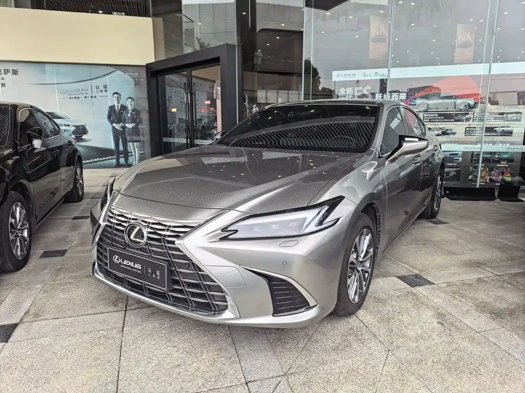 Lexus ES 2025 — фото 1