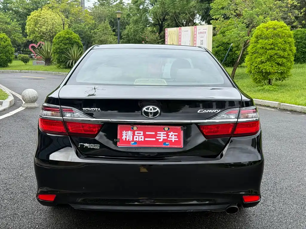 Toyota Camry 2015 — фото 6
