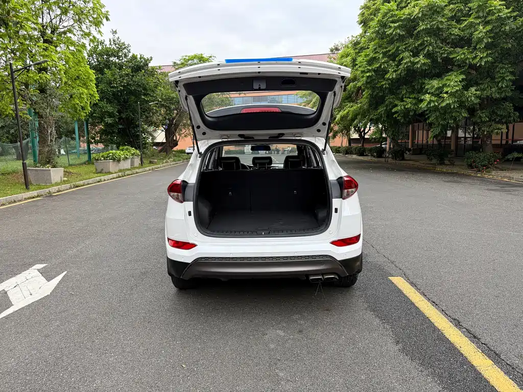Hyundai Tucson 2017 — фото 14