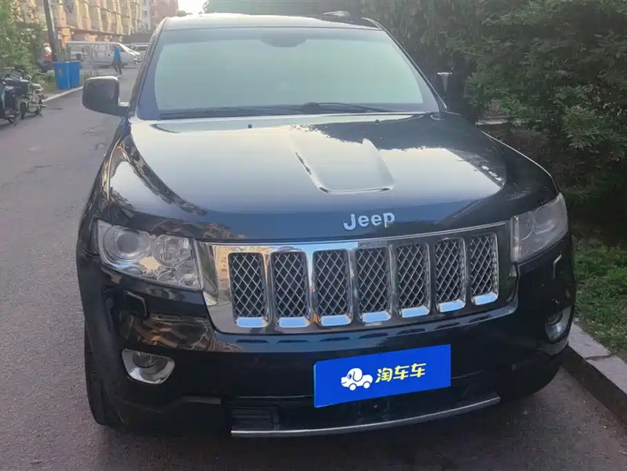 Jeep Grand Cherokee 2013 — фото 2