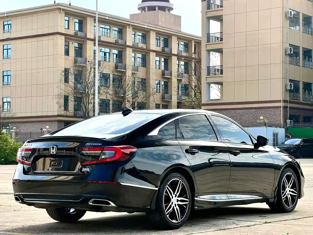 Honda Accord 2022 — фото 9