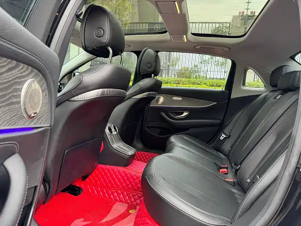 Mercedes-Benz E-Class 2022