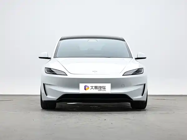 Tesla Model 3 2024