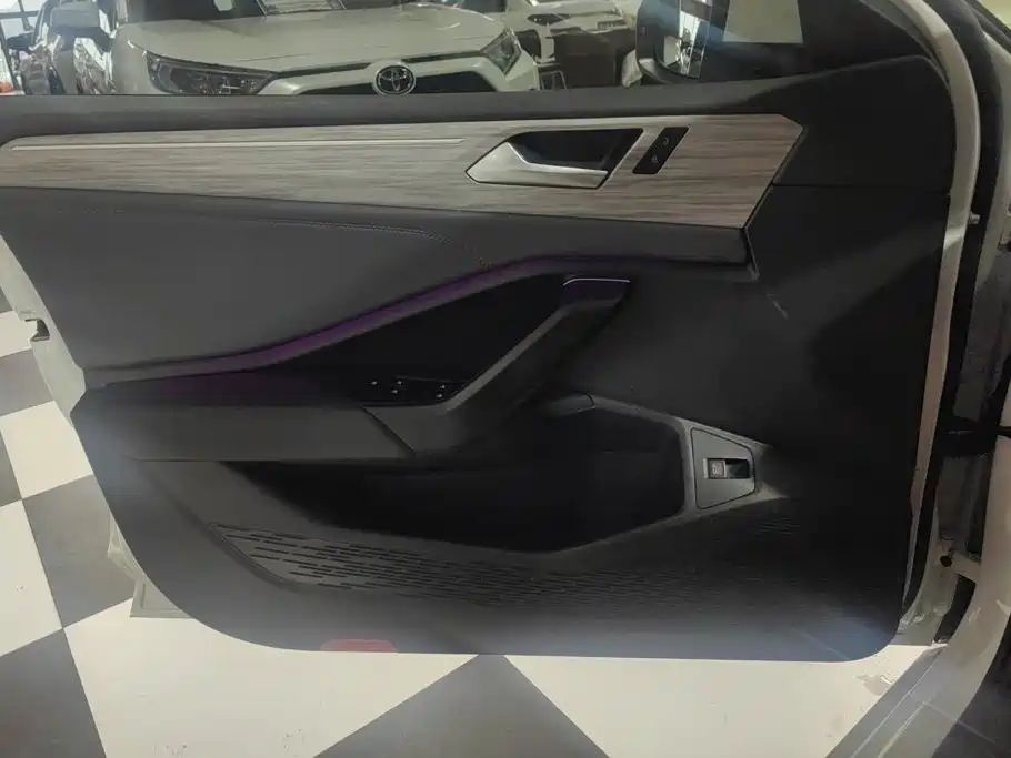 Volkswagen Sagitar 2022