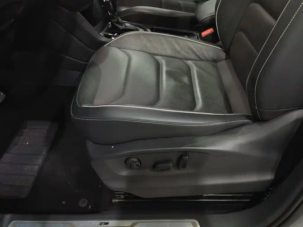 Volkswagen Tiguan L 2020 — фото 20
