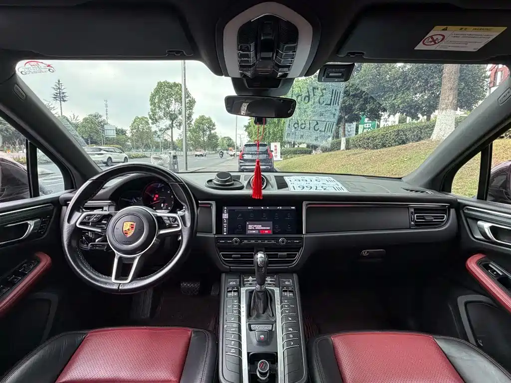 Porsche Macan 2021 — фото 11