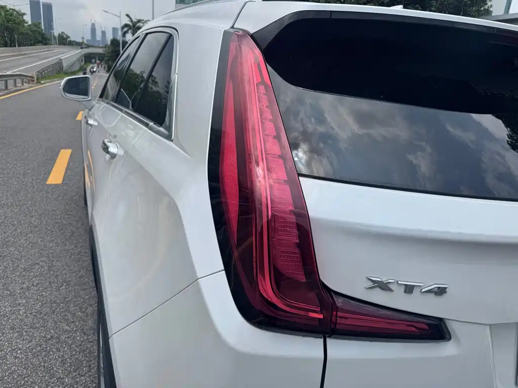Cadillac XT4 2023 — фото 17