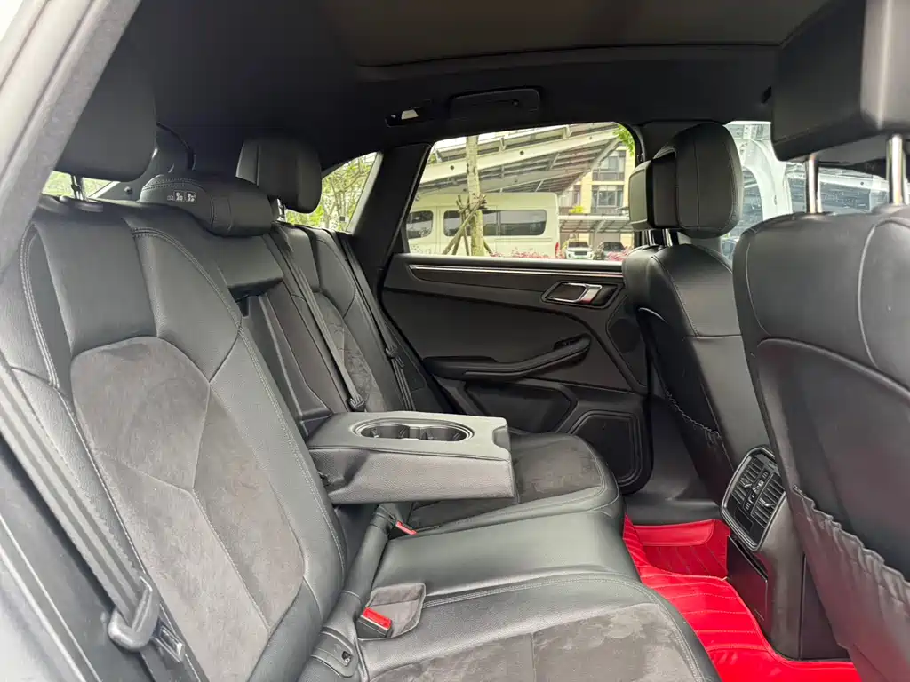 Porsche Macan 2016 — фото 15