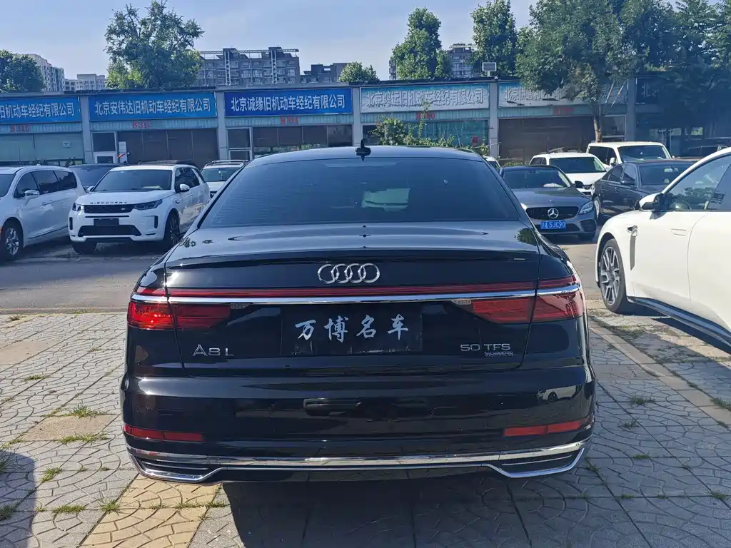 Audi A8 2022 — фото 3