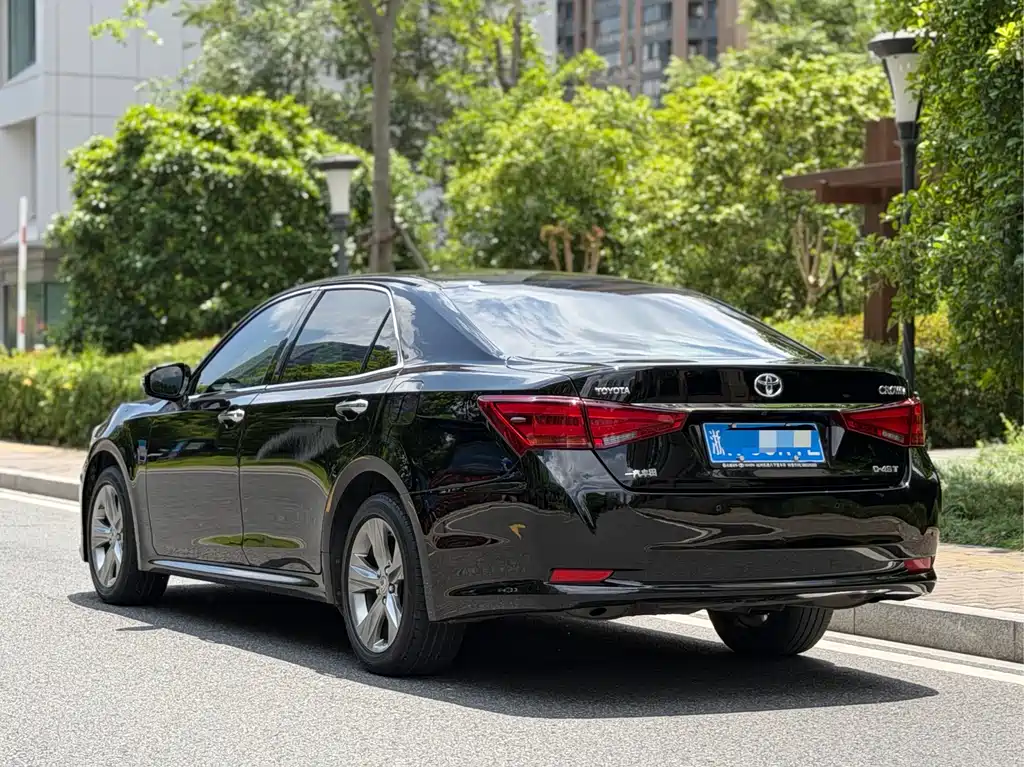 Toyota Crown 2017 — фото 4
